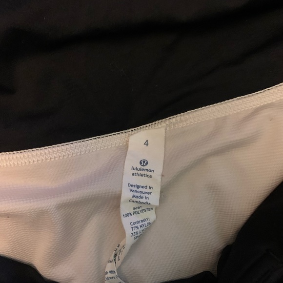 Lululemon athletic shorts size 4 $29 lightly used - Picture 3 of 3